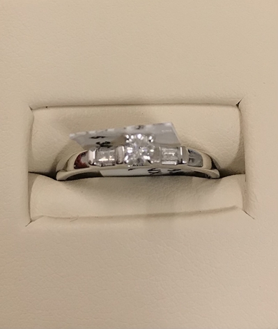 1/5CTW Diamond Engagement Ring 